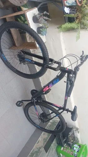 Vende-se bicicleta aro 29 , freio a disco, marca GTS , DETALHE SO NO DISCO 