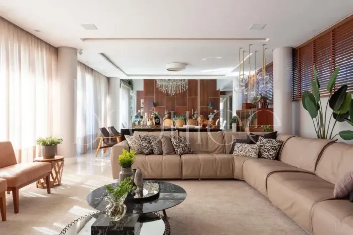 CASA MOBILIADA NO CONDOMÍNIO BELLA VISTA RESIDENCE CLUB EM BALNEÁRIO CAMBORIÚ-SC