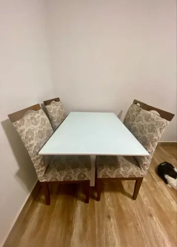 Mesa de Jantar com 4 Cadeiras 