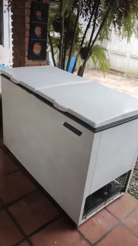 VENDE-SE FREEZER horizontal excelente estado sem ferrugens funcionando perfeitamente ?