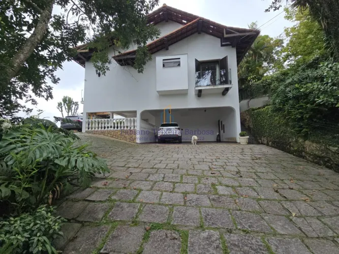 Casa de Luxo com 5/4, amplo jardim, piscina, área gourmet com 5.300 m2 à venda no Valparaí