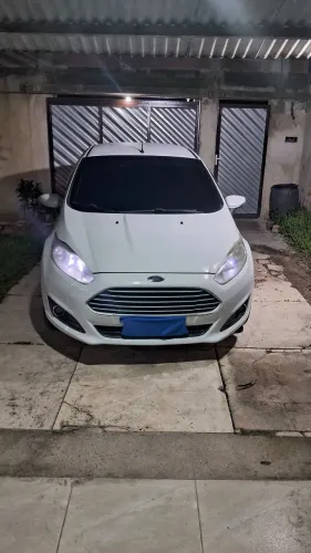 Ford Fiesta 1.6 16V Flex Aut. 5P 2014