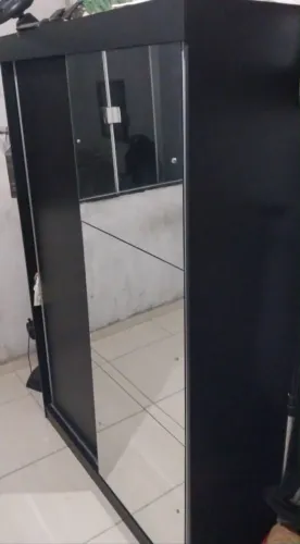 Guarda roupa de solteiro com espelho completo - ótimas condições