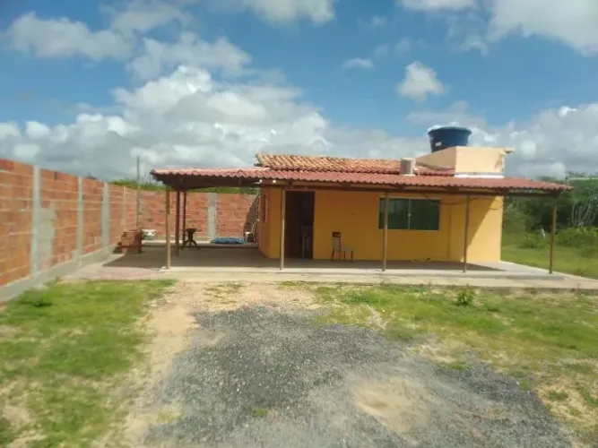Casa Com Área Grande em Cipó-BA
