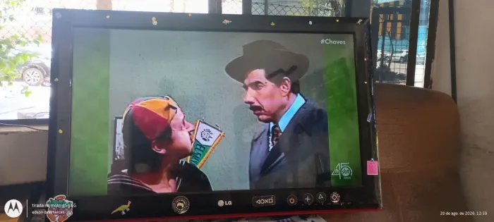 TV LG 32 polegadas perfeita e linda