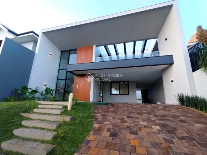 Casa inteligente com alma: integração com a natureza e localização estratégica