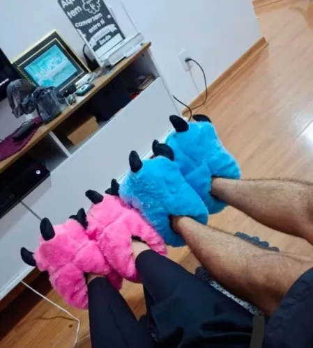 2 Pares de Pantufas Monstros R$ 50