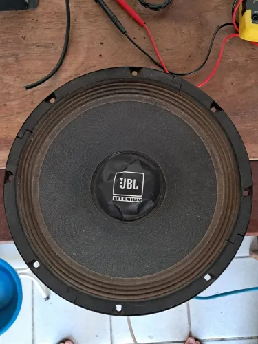 Médio de 10 JBL PW7