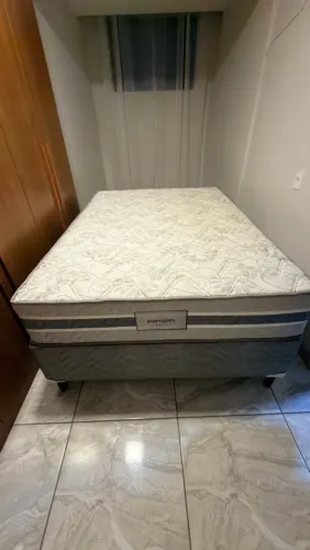 Vendo cama box de casal