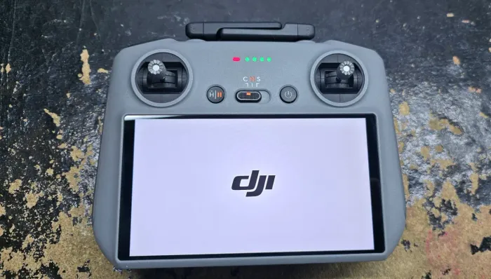 Rádio DJI RC-2, para drones da nova geração