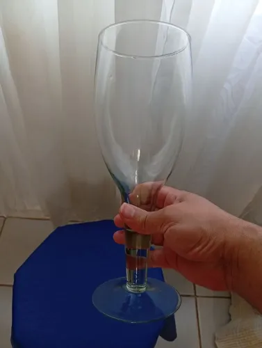 Bomboniere estilo tração com 28cm de altura e 10cm de diâmetro na boca 