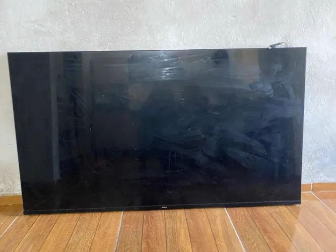 Vendo TV Philips 70 polegadas com defeito