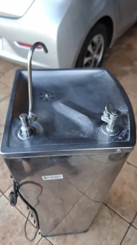 Bebedouro agua gelada de coluna inox 127 volts Libell funcionando 100%