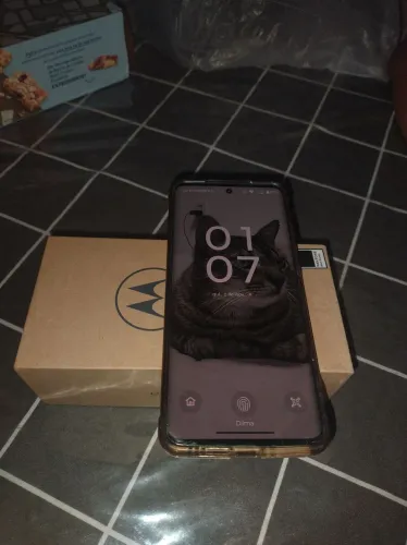 Um ótimo celular Edge 40 todo ok com nota fiscal 