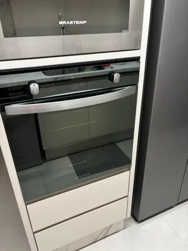 Forno de embutir elétrico Brastemp, inox, semi-novo