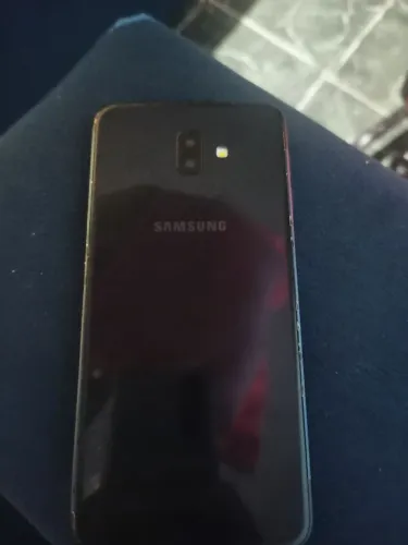 Celular J6 