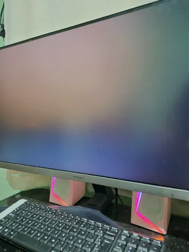 Monitor Samsung UR55 28" 4K UHD IPS - Excelente Estado