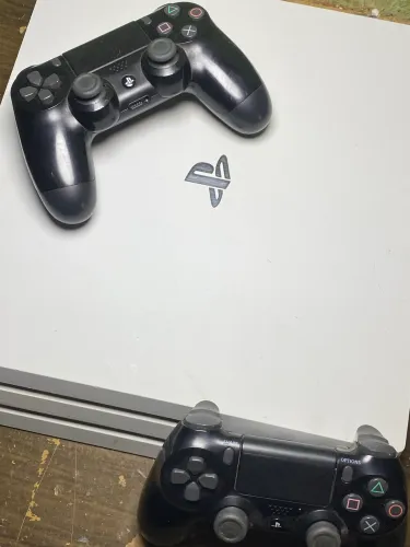 Ps4 PRO EDIÇÃO RARA BRANCO PERFEITO PRA DESBLOQUEIO
