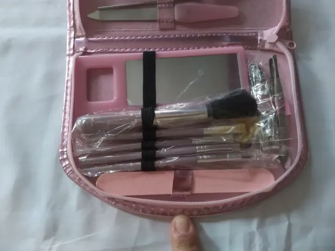 ESTOJO P/ UNHAS E MAQUIAGENS