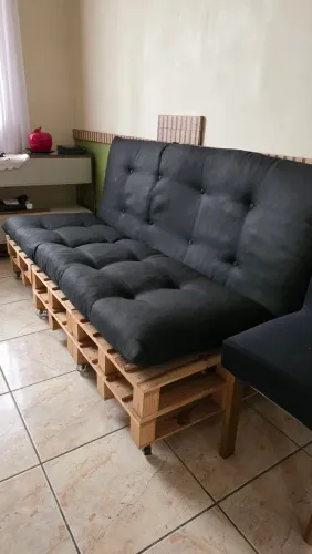 Sofa de Palete com rodinhas seminovo