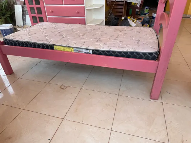 Cama de solteiro com colchão (completa)