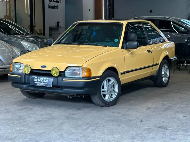 Ford Escort XR3 1.8 / 1.6 Beneton/form./laser 1988