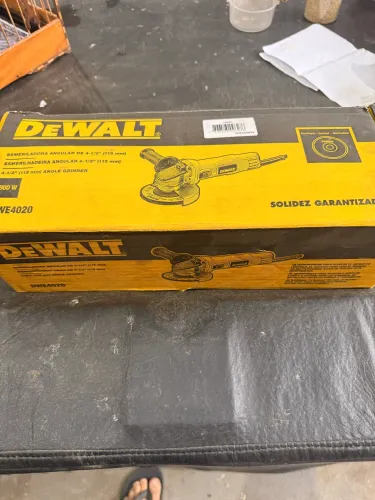 Lixadeira dewalt
