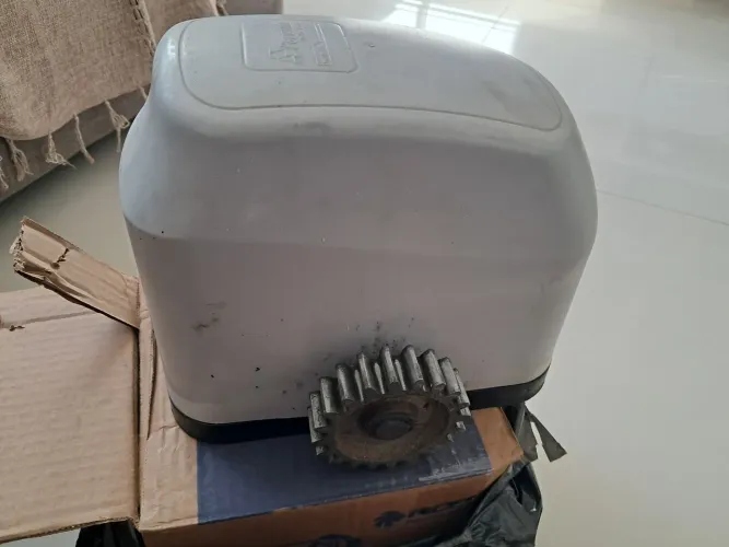 Motor de portão peccinin