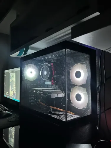 PC Gamer - Ryzen 5500/RX 6600