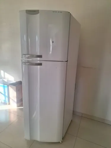 Geladeira Eletrolux Fost Free DF34