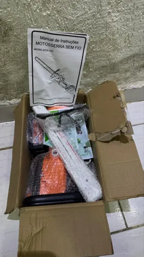 Motosserra Elétrica a Bateria 12" - Nova, Nunca Usada! (Completa)