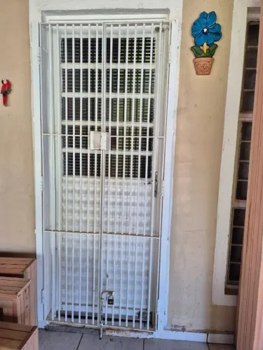 3 Grades de proteção de ferro para portas