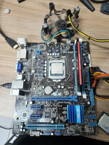 Kit placa mãe H61 ASUS + I5 3330 + 8GB DDR3 1600MHZ  