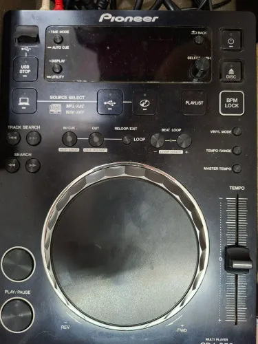 PAR CDJ 350 + MIXER BEHRINGER DDM 4000 + case com entradas e suporte