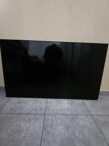 Tv samsung 50 polegadas ( tu8000 ) retirar peças