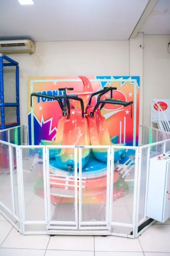 Vendo Tornado brinquedo pra salão de festas infantil