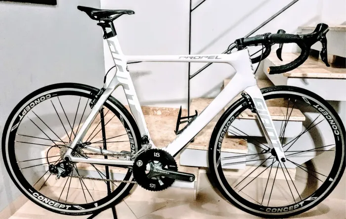 Giant (56) Propel, Shimano105 11v (18x). Trocas  12k