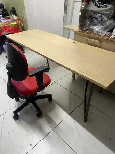Mesa de compansado naval + Cadeira Operacional Ergonômica