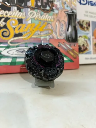 Beyblade - Gravity Perseus/Destroyer com Metal Face