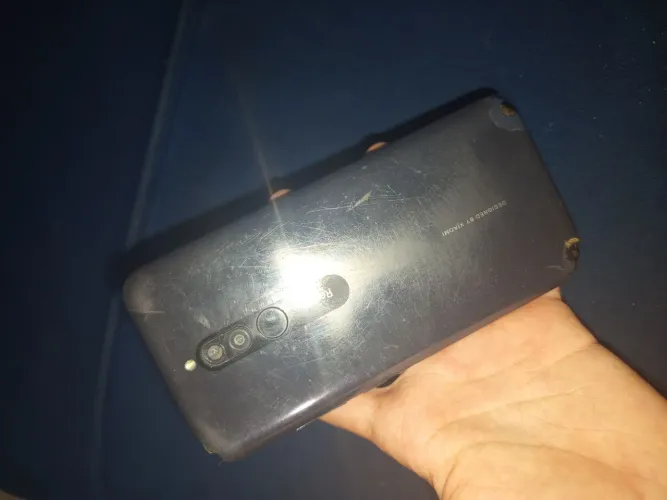 Redmi note 8 512gb usado, preço a negociar, caiu no chão e quebrou