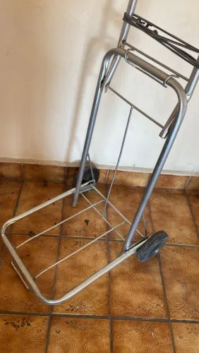 Carrinho de transporte com elástico aranha