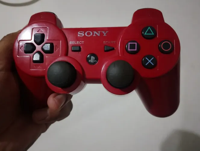 Controle ps3 vermelho original, com borrachas e analógicos em bom estado, botões firmes