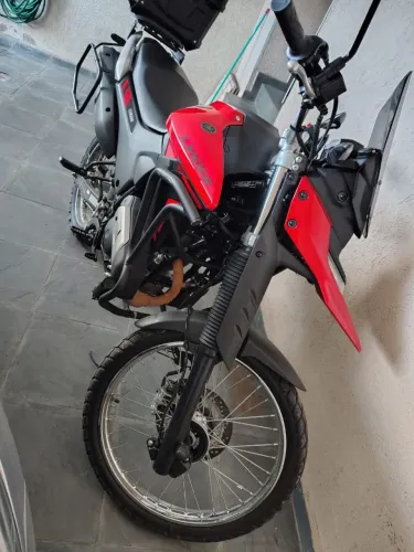 Moto yamaha lander praticamente nova