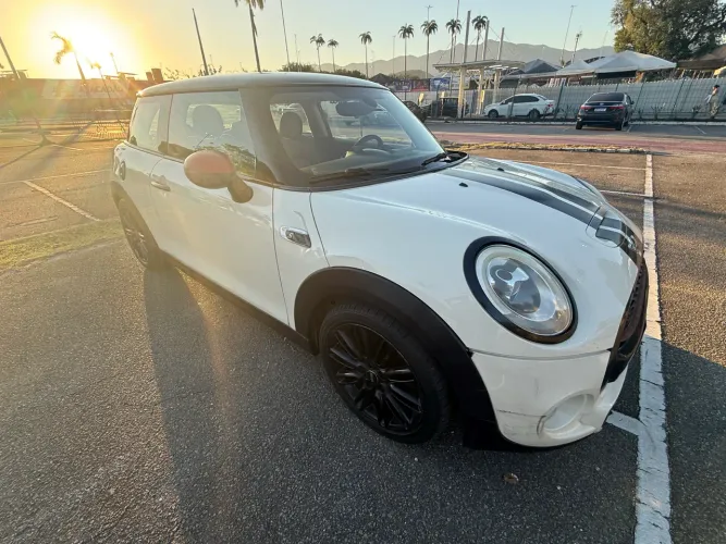 Mini Cooper S 2.0 Turbo 16V 3P Aut. 2016