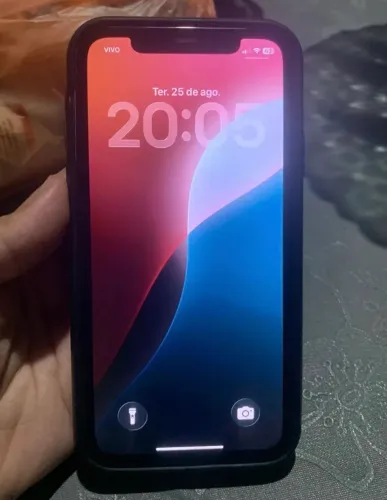 Celular iPhone 11