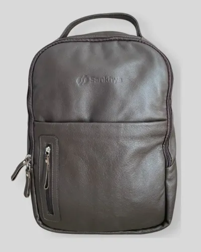 Mochila Couro Legítimo nova