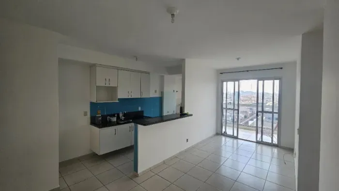 ALUGA-SE APARTAMENTO