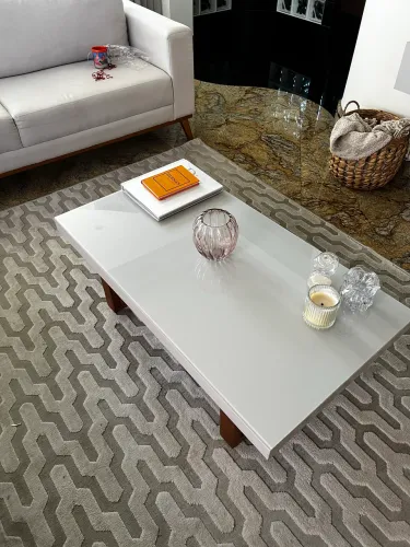 Mesa de centro em PERFEITO estado (enfeites não inclusos)