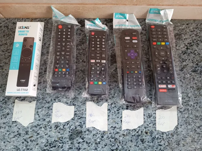 Vendo lote com 898 controles remotos para Tvs, novos, tem 5 modelos todos pra Smartv. Leia