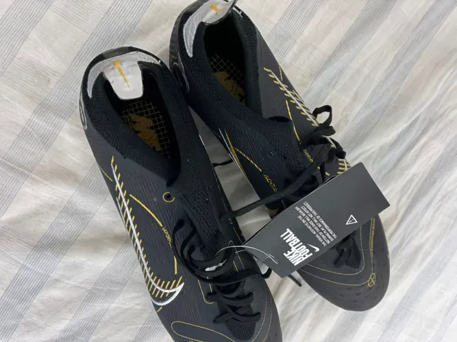 Chuteira Nike Mercurial